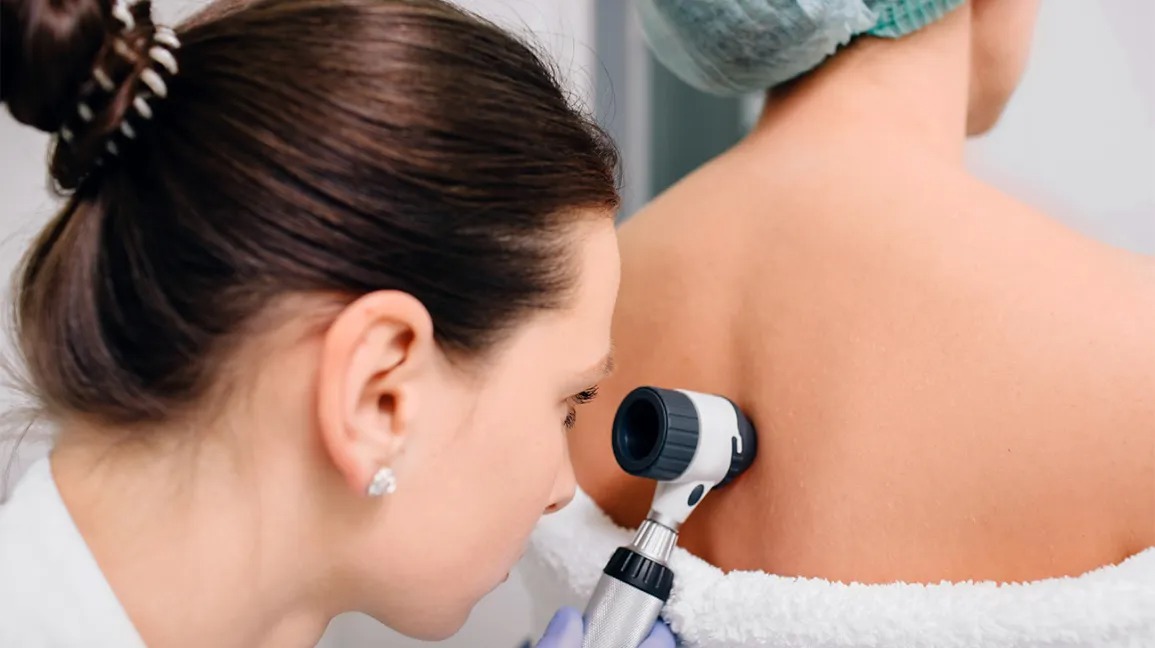 Picking a skin specialist – What does it entail?