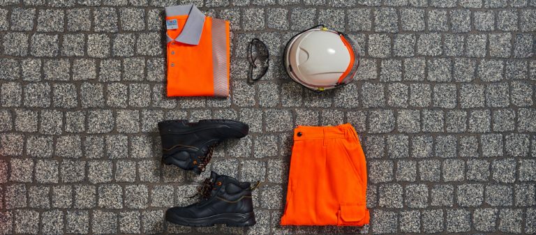 4 Reasons to Use Safety Shoes at Work